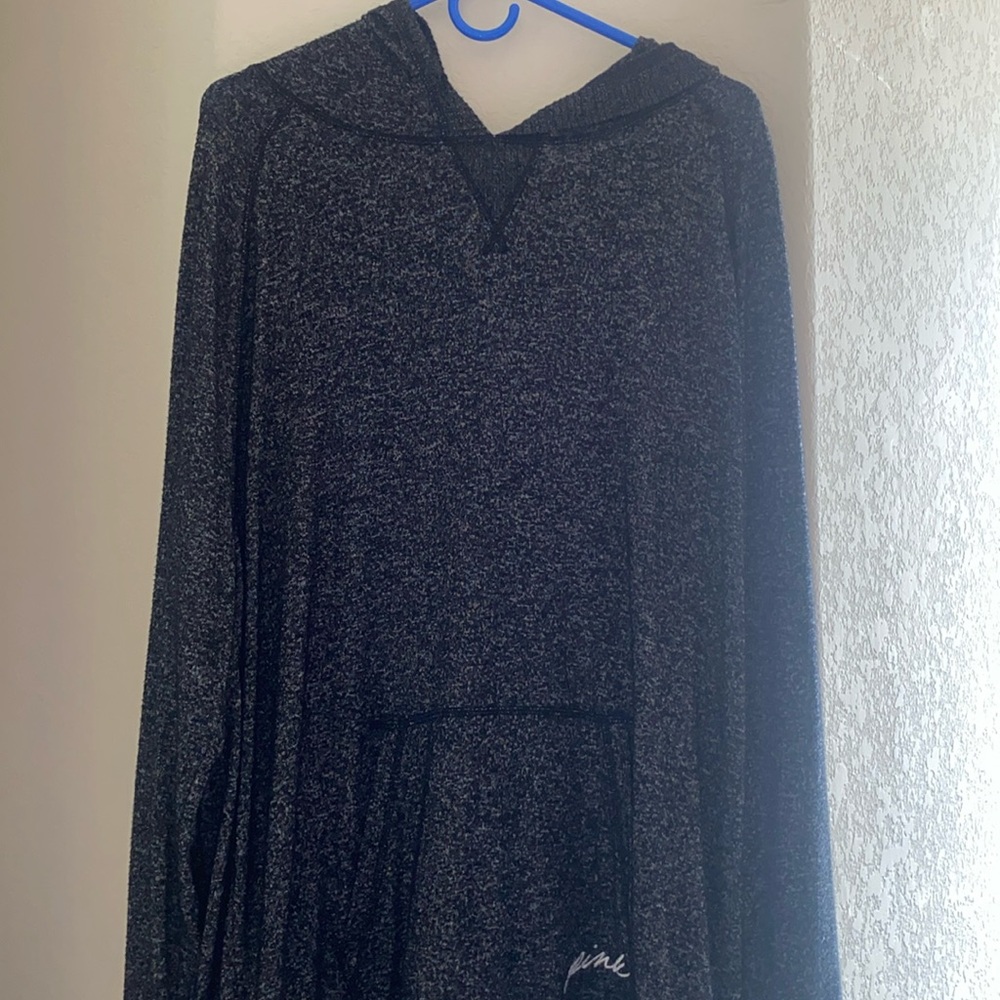 Pink vs lightweight long hoodie size large